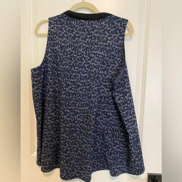 Grey/Navy/Black Athleta Zephyr Tank - Picture 4 of 5